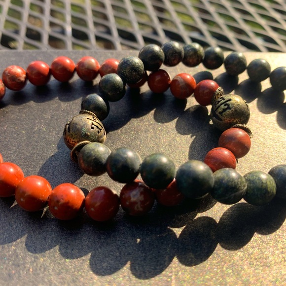 Protection crystal bracelets. Selling these beauties as a pair! - Picture 2 of 2